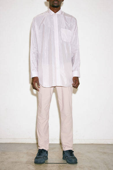 シャツ1万9980円、パンツ1万8900円