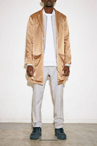 コート4万3200円、ブルゾン3万9960円、TEE 1万2420円、パンツ2万520円