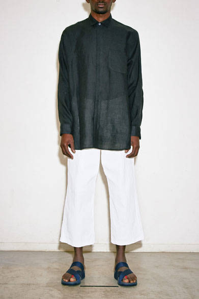 シャツ1万8360円、パンツ1万9980円