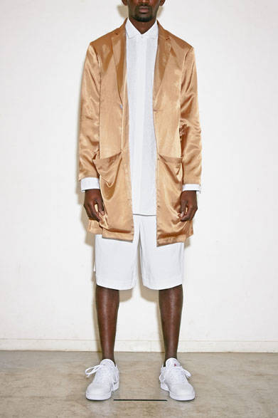 コート4万3200円、シャツ1万8360円、ショーツ1万8360円