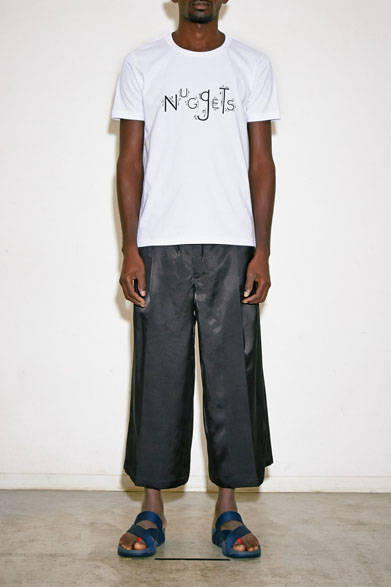 TEE 4860円、パンツ2万1600円