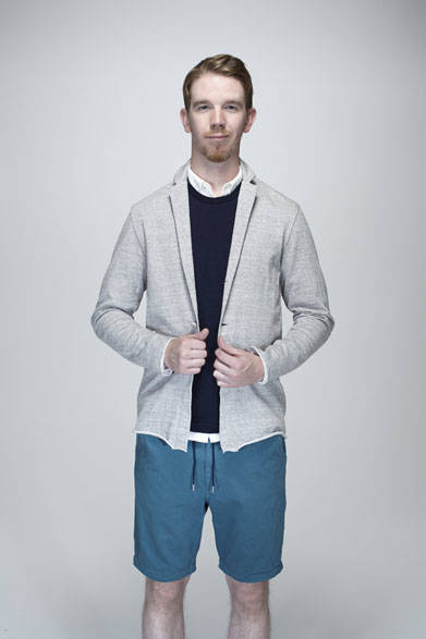 ジャケットカーディガン1万8900円、ウールウォッシャブルTシャツ1万2960円、ショーツ1万9440円