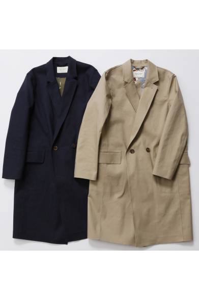 チェスターコート </br>色｜ベージュ、ネイビー</br>価格｜18万5760円</br>＊ネイビーのみ、メンズサイズの展開あり