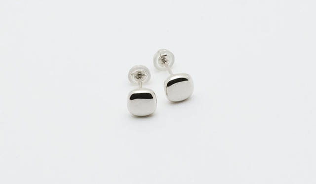 <strong>ジュエリーライン「GEOMETRIC」</strong>