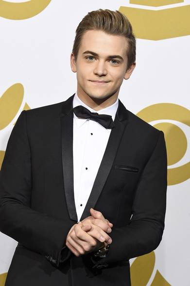 Hunter Hayes｜ハンター・ヘイズ<br /><br />タキシード：ジョルジオ アルマーニ<br />Photo credit:Frazer Harrison
