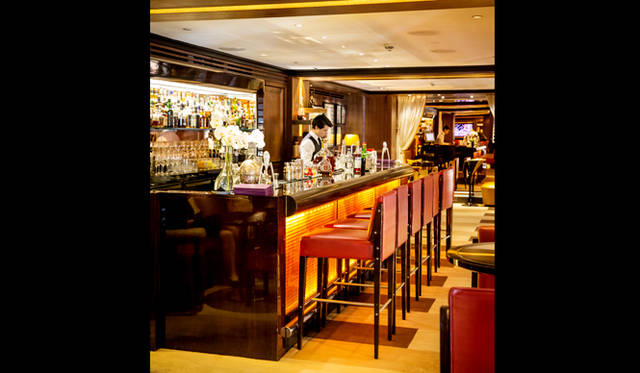 45 Park Lane｜45パークレーン<br>ホテル2階にあるバーラウンジ「Bar 45」