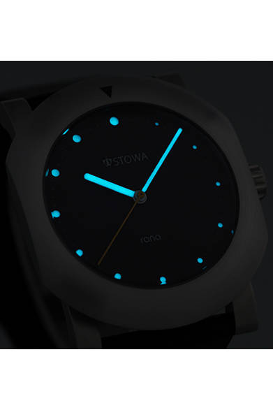 <strong>rana(ラナ)</strong><br/>ケース｜ステンレススチール<br/>ムーブメント｜自動巻き（ETA-2824 ウッドペッカー緩急針）<br/>パワーリザーブ｜40時間<br/>風防｜サファイアクリスタル<br/>ストラップ｜ラバー<br/>防水性｜10気圧<br/>税込予価｜62万6400円<br/><br/>TiCTAC 恵比寿店<br /> Tel. 03-3449-8462<br /> http://www.tictac-web.com/german_watch_2015<br />