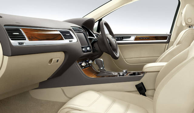 Volkswagen Touareg│フォルクスワーゲン トゥアレグ アップグレードパッケージ用のインテリア