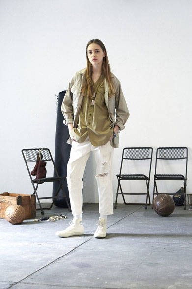 ジャケット3万5640円、シャツ2万3760円、パンツ1万7280円