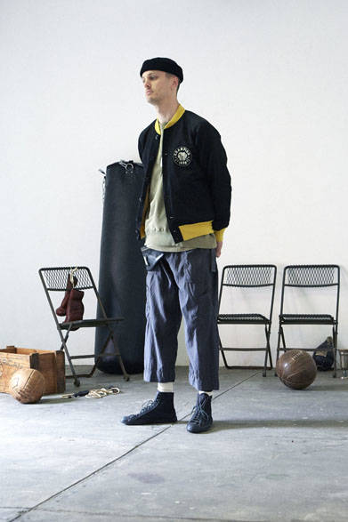 ブルゾン4万9680円、スウェット1万7280円、パンツ3万2400円