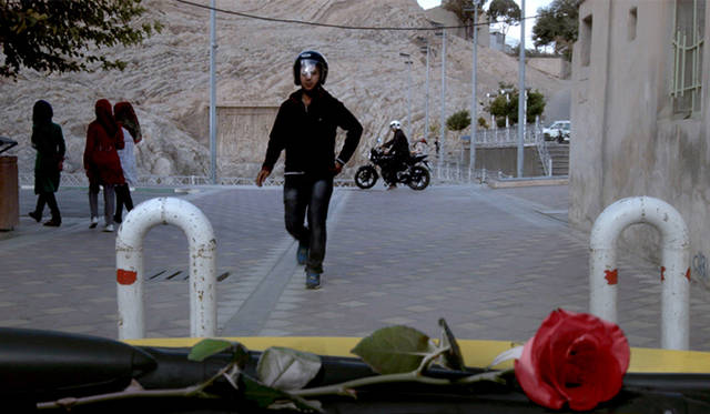 <strong>金熊賞<br/>『Taxi』</strong><br/>製作国：イラン<br/>監督：ジャファル・パナヒ（Jafar Panahi）