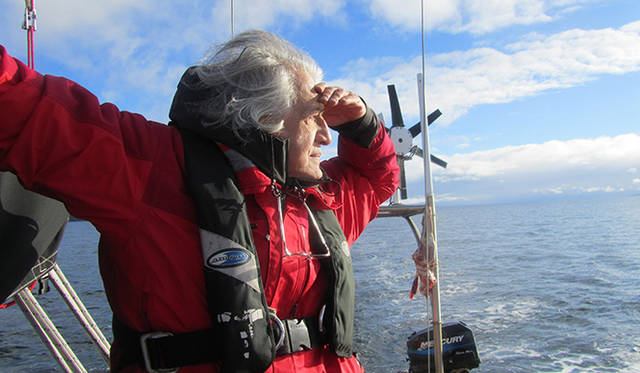 監督のパトリシオ・グスマン<br/><br/><strong>脚本賞（銀熊賞）<br/>『El Bóton de Nacár』</strong><br/>製作国：フランス、チリ、スペイン<br/>監督：パトリシオ・グスマン（Patricio Guzmán）<br/>