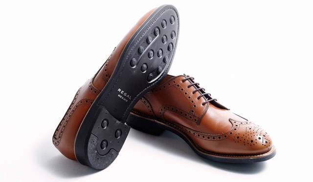 ウイングチップには、滑りにくく雨も対応可能な凹凸のあるラバーソールを採用