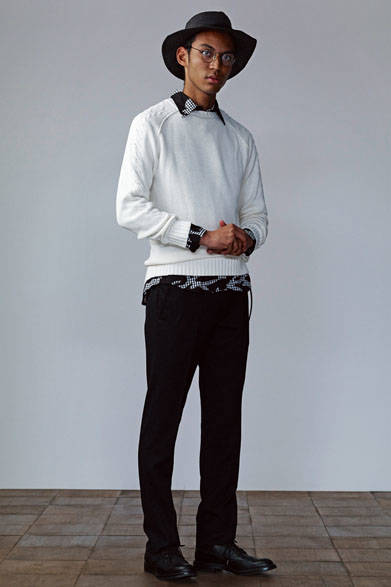 ニット2万2680円、シャツ2万7000円、パンツ2万9160円、シューズ8万4240円、ハット2万円