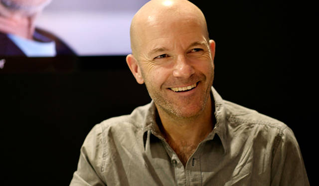 ときおり、やさしく微笑むシャウアー氏。しかし、インタビューで答えてくれた内容は、常にモノ作りに対してストイックだった。