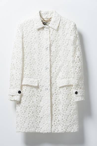 フローラル レースコート</br>価格｜35万円（予定価格）</br>※梅田阪急バーバリー ウィメンズ限定アイテム