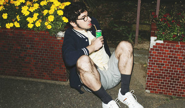 <strong>2015年春夏コレクション</strong>　ブルゾン4万3200円、シャツ1万9440円、パンツ2万3760円、ソックス2160円