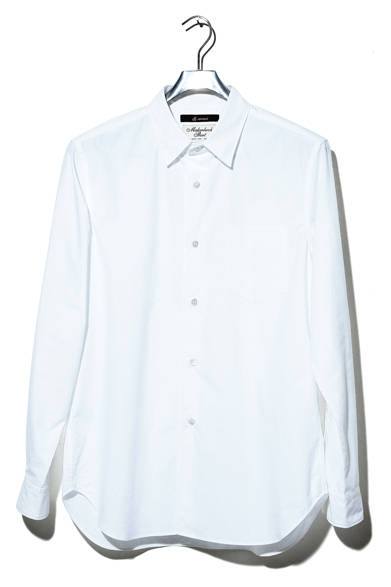 カジュアルでもフォーマルでも使用可能な、コットンブロード生地のメンズのレギュラーカラーシャツ