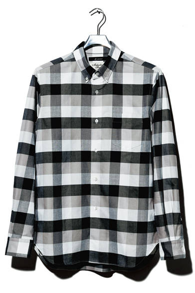 大胆なチェックが目を引く、オックスフォード地のメンズのボタンダウンシャツ