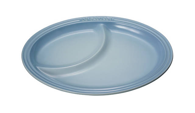 <strong>マルチ・オーバル・プレート</strong><br />カラー｜コースタルブルー、サーモンピンク、カスタードイエロー<br />価格｜3800円（縦22.5×横30cm）