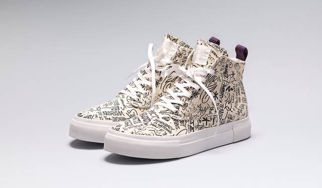 ハイカットスニーカー　2万7000円