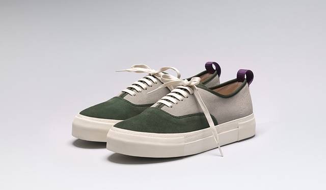 スウェードコンビスニーカー　3万1320円