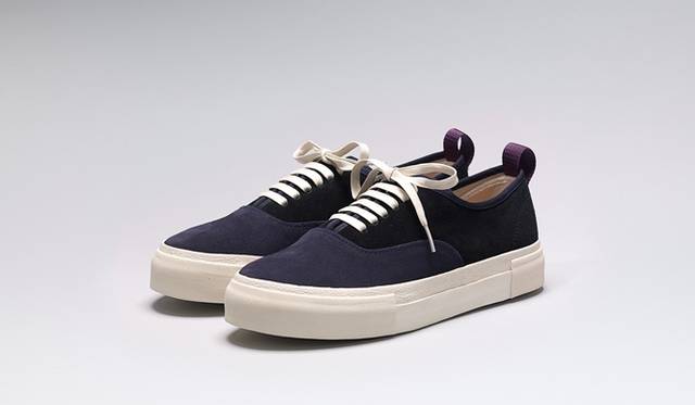 スウェードコンビスニーカー　3万1320円