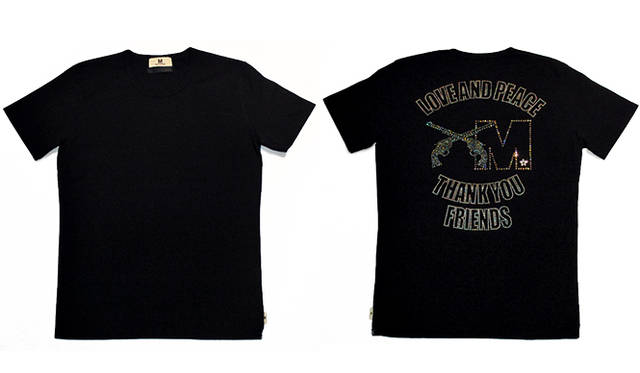 スワロフスキークリスタルのブラックのモデル。4万9680円