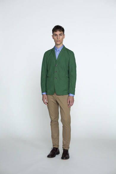 ジャケット4万6440円、シャツ2万520円、パンツ2万5920円