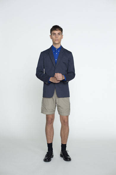 ジャケット4万3200円、シャツ2万520円、ショートパンツ2万7000円