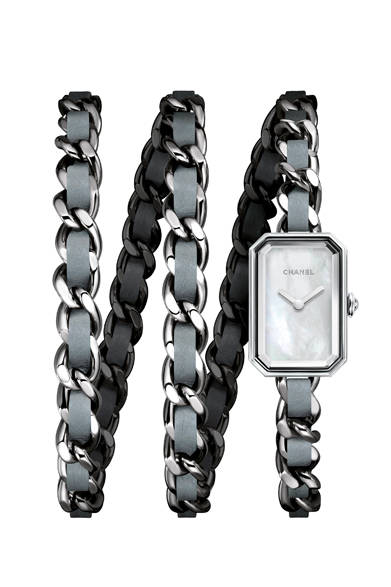 <strong>プルミエール ロック パステルブルー</strong><br /><br />ダイヤル｜ホワイト マザーオブパール<br />ケース｜ステンレススチール<br />ケースサイズ｜15.8×23.6㎜<br />厚さ｜6.2mm<br />ムーブメント｜クオーツ<br />機能｜時分表示<br />ストラップ｜ステンレススチール×レザー<br />防水性｜30m<br />価格｜各61万5600円<br />