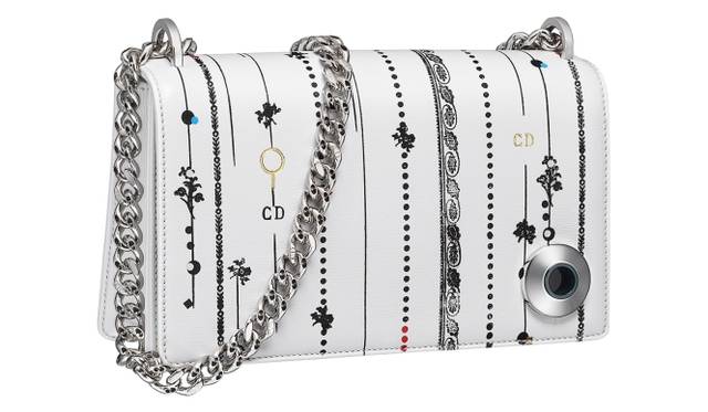 バッグ（伊勢丹限定） ［W18×H11．5×D4cm]　　47万5200円