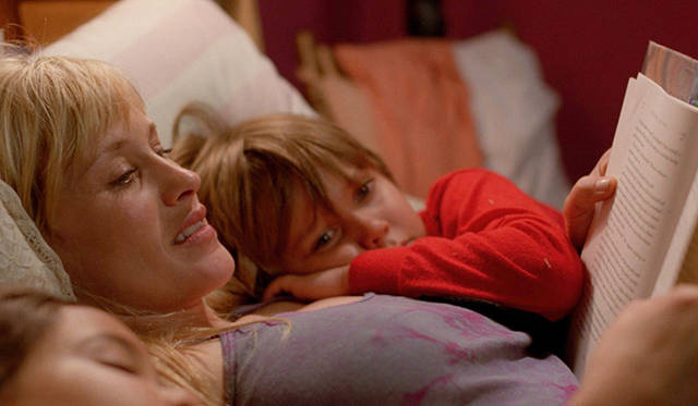 <br />助演女優賞に輝いたパトリシア・アークエット（左）<br /><br /><strong>助演女優賞<br />パトリシア・アークエット『6才のボクが、大人になるまで。』</strong><br />製作国：アメリカ<br />監督：リチャード・リンクレイター（Richard Linklater）<br />© 2014 boyhood inc./ifc productions i, L.L.c. aLL rights reserved.