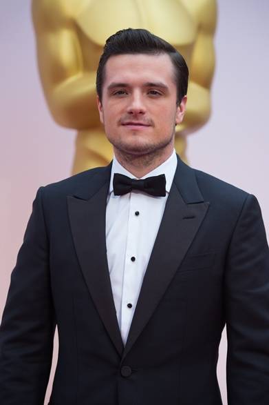 <strong>Josh Hutcherson｜ジョシュ・ハッチャーソン</strong></br></br>プレゼンターを務める、映画『The Hunger Games』の主演俳優ジョシュ・ハッチャーソン。