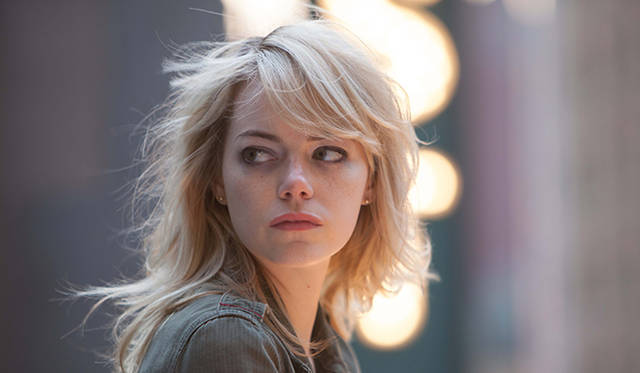 <br /><strong>作品賞／監督賞／撮影賞／脚本賞<br />『バードマン　あるいは（無知がもたらす予期せぬ奇跡）』</strong><br />製作国：アメリカ<br />監督：アレハンドロ・ゴンザレス・イニャリトゥ（Alejandro González Iñárritu）<br />撮影：エマニュエル・ルベツキ（Emmanuel Lubezki）<br />© 2014 Twentieth Century Fox. All Rights Reserved.