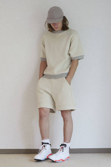 <strong>2015年春夏コレクション</strong><br />ミラノリブニット2万3760円、ミラノリブショーツ2万4840円