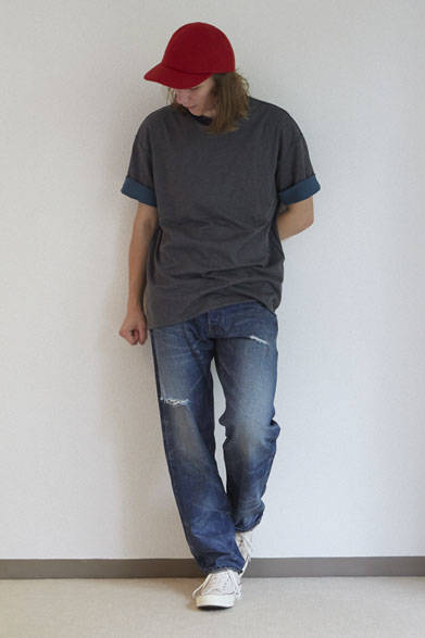 <strong>2015年春夏コレクション</strong><br />リバーシブル ビッグTシャツ1万260円