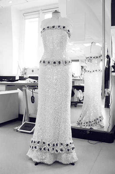 ビスチェタイプの優美なドレス。<br /><br />©CHANEL