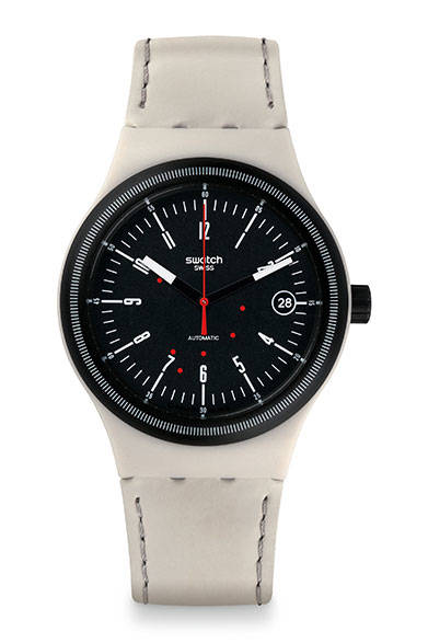 <p><strong>システム・クラス</strong><Br / > 文字盤｜ブラック文字盤にホワイトアラビア数字インデックス、3時位置にデイト表示<Br / > 価格　｜1万7500円（3月2日から1万8360円）</p>