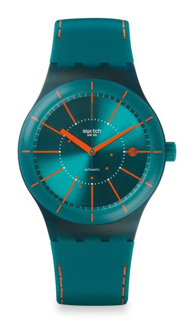 <p><strong>システム・グリーン</strong><Br / > 文字盤｜グリーン文字盤にオレンジインデックス、3時位置にデイト表示<Br / > 価格　｜1万7500円（3月2日から1万8360円）</p>