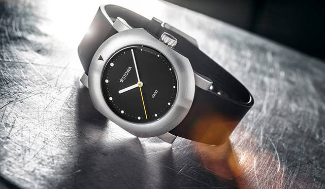 ストーヴァの新作「ラナ」。シンプルで美しくデザインされている。この黒文字盤のほか白文字盤、アラビアインデックスなど全部で5パターンがある