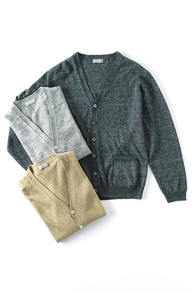 カーディガン各2万7000円(すべてマーガレット・ハウエル)