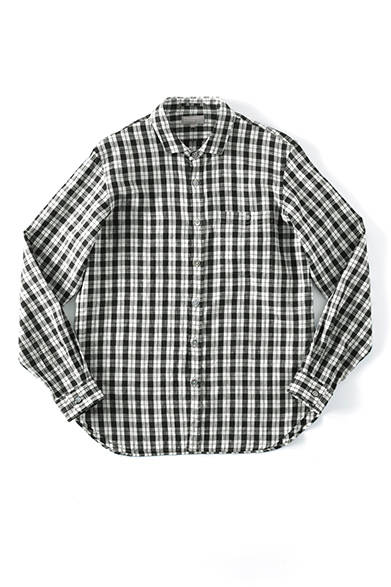 シャツ3万3480円（マーガレット・ハウエル）