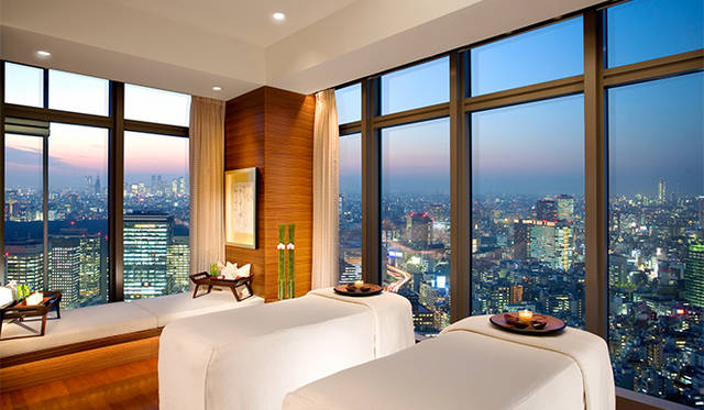 ザ・スパ・アット・マンダリン・オリエンタル・東京<br />東京都中央区日本橋室町2-1-1 37階<br />Tel.03-3270-8300(スパコンシェルジュ直通)<br />スパ営業時間：9:00〜22:00 