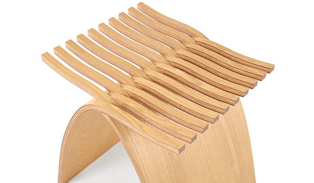 カペリスツール（Capelli Stool）