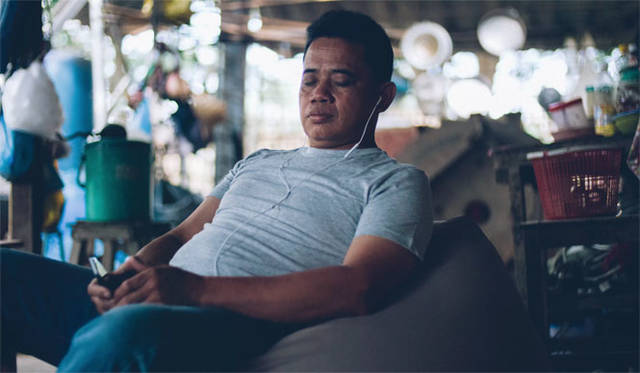 <strong>teamLab｜チームラボ</strong><br />『MUJI to Relax』　“ひとをダメにするソファ”としてSNSで話題になった「体にフィットするソファ」