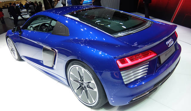 22_audi_r8_e-tron