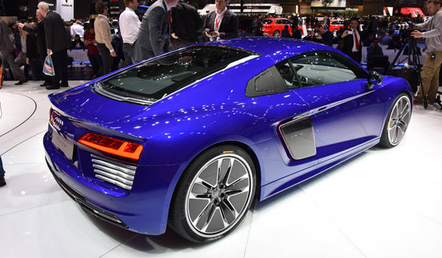 26_audi_r8_e-tron
