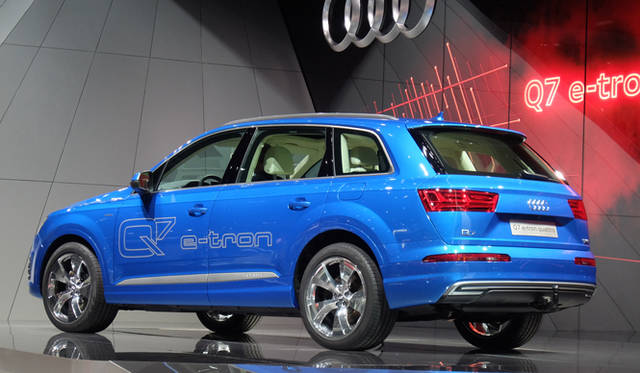 45_audi_q7_e-tron