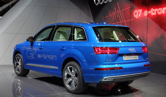 46_audi_q7_e-tron